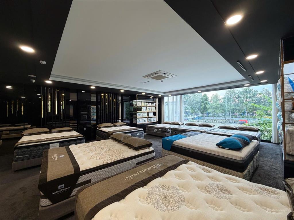 Vị trí đẹp, tòa nhà mặt tiền song hành quận 2  3 tầng dtsd ~500m2