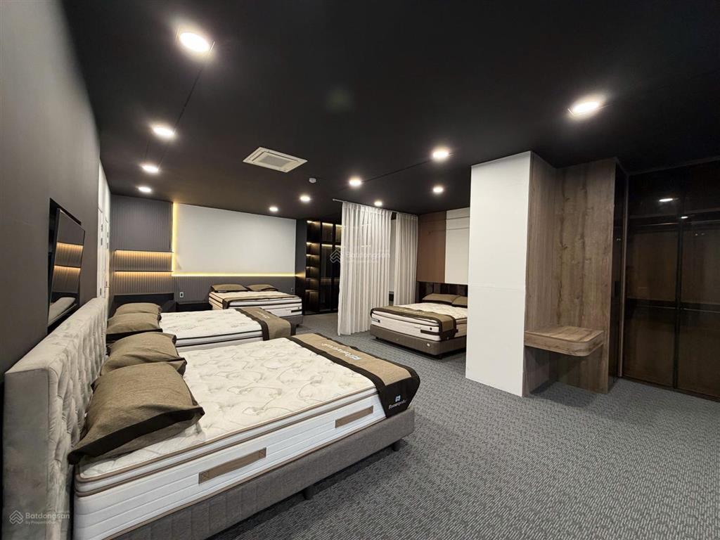 Vị trí đẹp, tòa nhà mặt tiền song hành quận 2  3 tầng dtsd ~500m2
