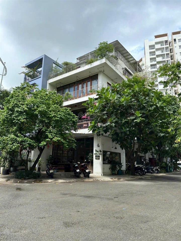 Mặt tiền khu nguyễn đình chiểu, đinh tiên hoàng, quận 1