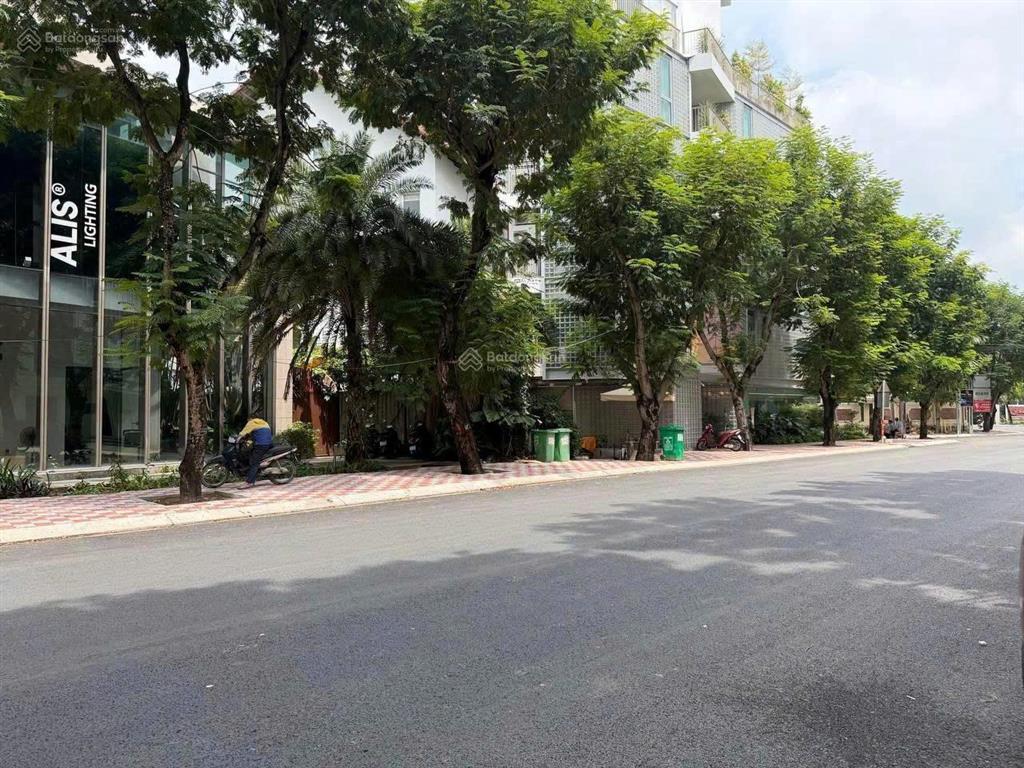 Tòa nhà hiện đại nguyễn văn hưởng quận 2, ngang 15m, trệt lầu dtsd 700m2