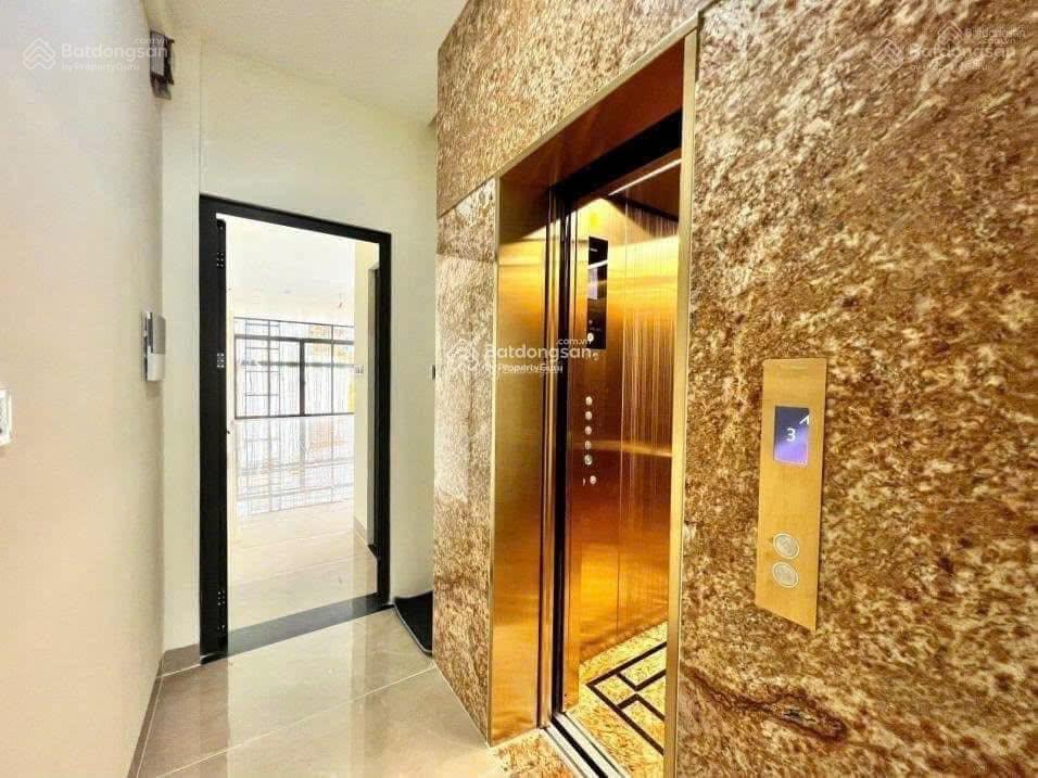 Tòa nhà 15 phòng lớn nguyễn văn thủ quận 1, trệt 3 lầu  100 triệu