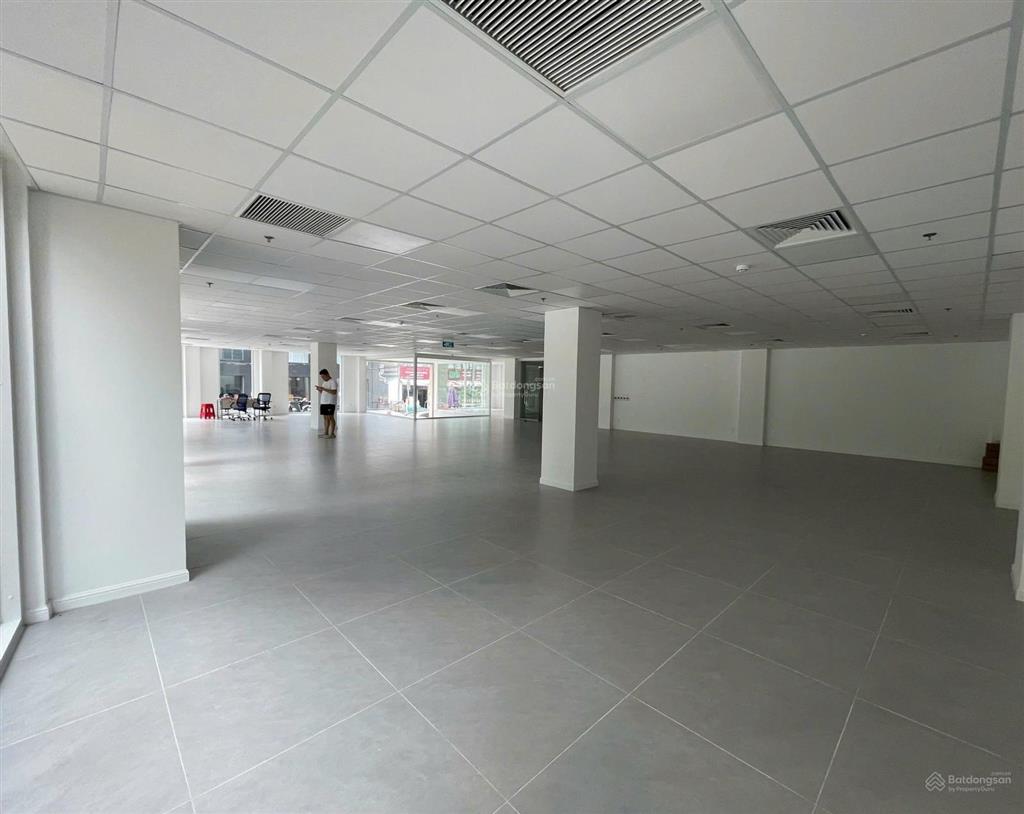 Cho thuê nhà góc 2 mặt tiền nguyễn thị minh khai, quận 1 gần ngã tư mạc đĩnh chi