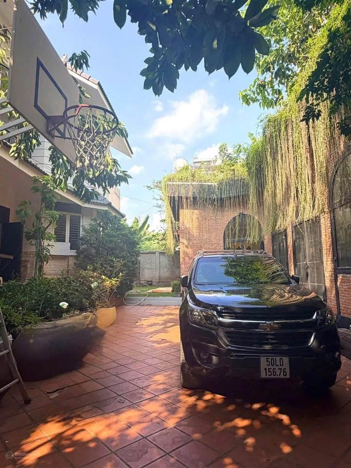 Villa sân vườn cho thuê tại 25 xuân thủy quận 2, trệt lầu dtsd ~ 600m2