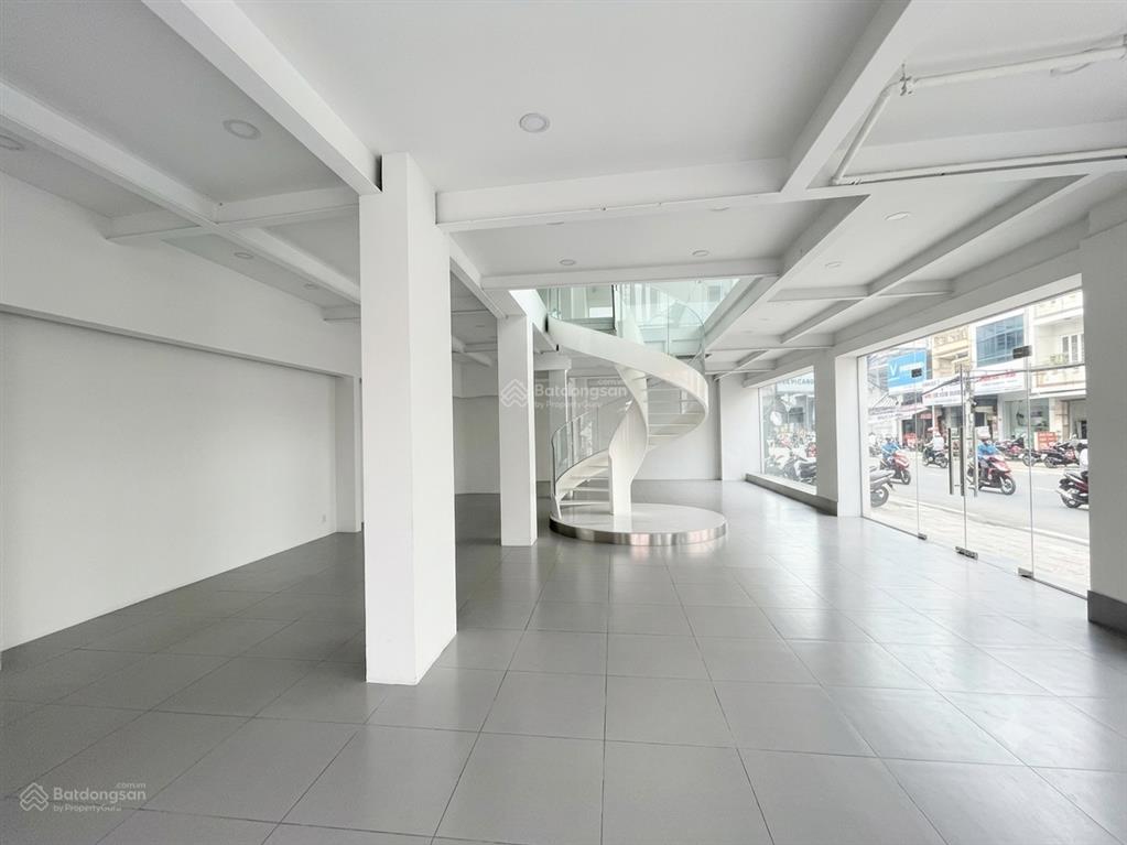 Mặt bằng góc 2 mặt tiền nguyễn thị thập quận 7 trệt lầu dtsd ~500m2