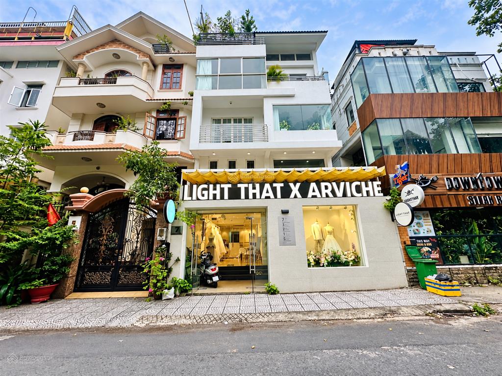 Cho thuê nhà đẹp hoa mai phú nhuận, 3 tầng ngang 9m nhận diện thương hiệu