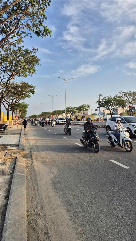 Hiếm! đất mặt tiền võ chí công  đối diện dãy shophouse 100m²  giá 7,9 tỷ   lô b2.25.16