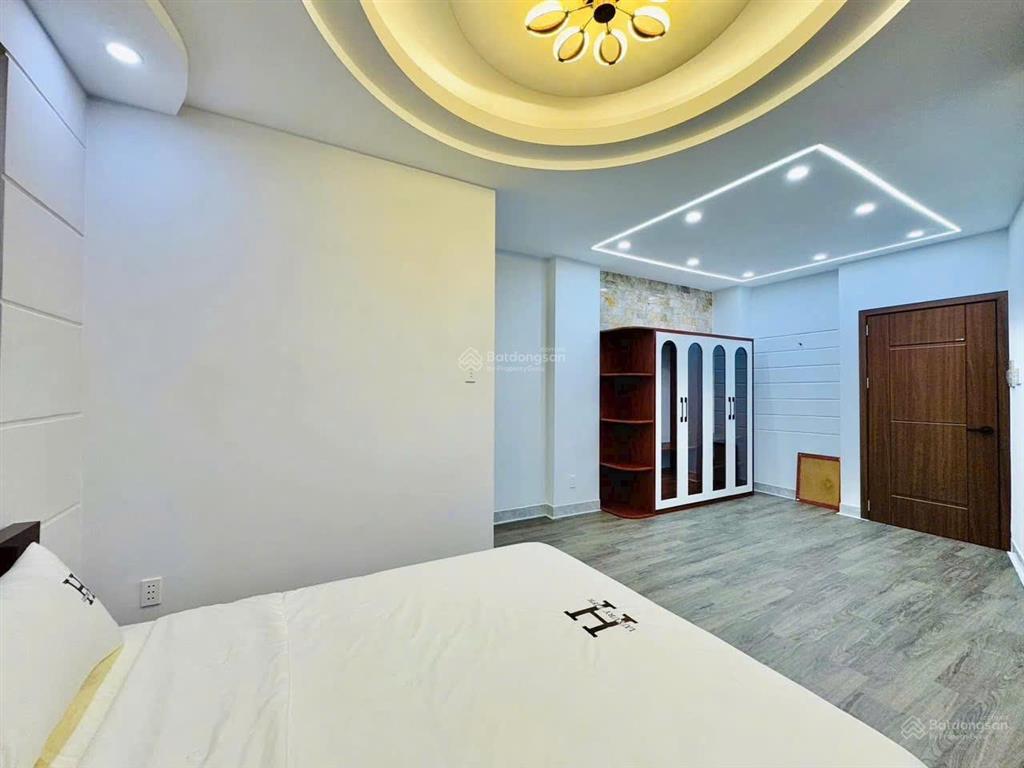 Nhà đẹp, hẻm 8m  khu vip sát q3  3 tầng, 6x13  cho thuê 30tr/tháng
