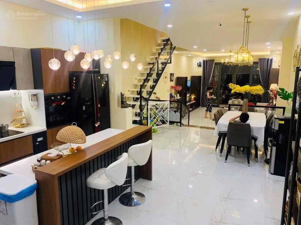 Nhà đẹp, hẻm 8m  phạm phú thứ  3 tầng, 5x21  rõ ràng chuẩn 100%