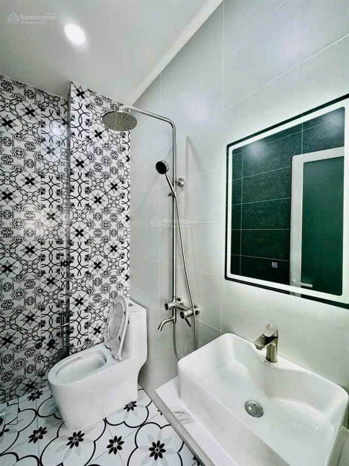 Nhà đẹp, hẻm 8m  phạm phú thứ  3 tầng, 5x21  rõ ràng chuẩn 100%