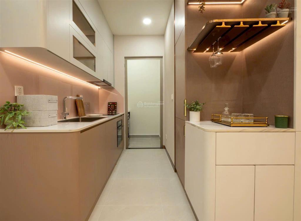 Sang nhượng căn 2pn view hồ bơi. có thể ký hđmb ngay