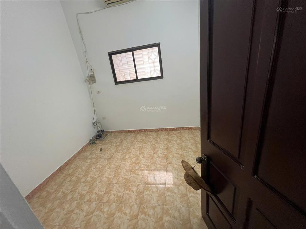 Cho thuê nhà mặt phố vũ hữu đường ô tô đi qua được dt 60 m2.  0942 899 ***