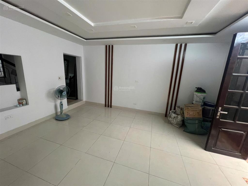 Cho thuê nhà mặt phố vũ hữu đường ô tô đi qua được dt 60 m2.  0942 899 ***