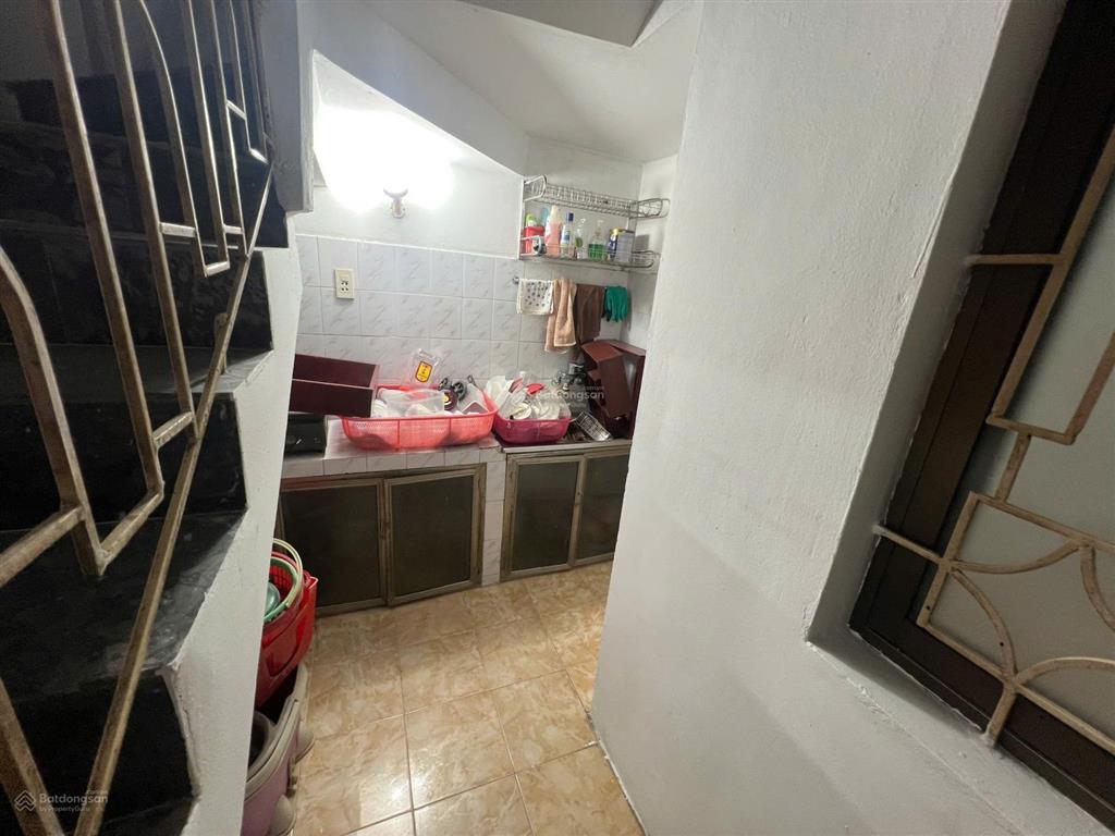 Cho thuê nhà mặt phố vũ hữu đường ô tô đi qua được dt 60 m2.  0942 899 ***
