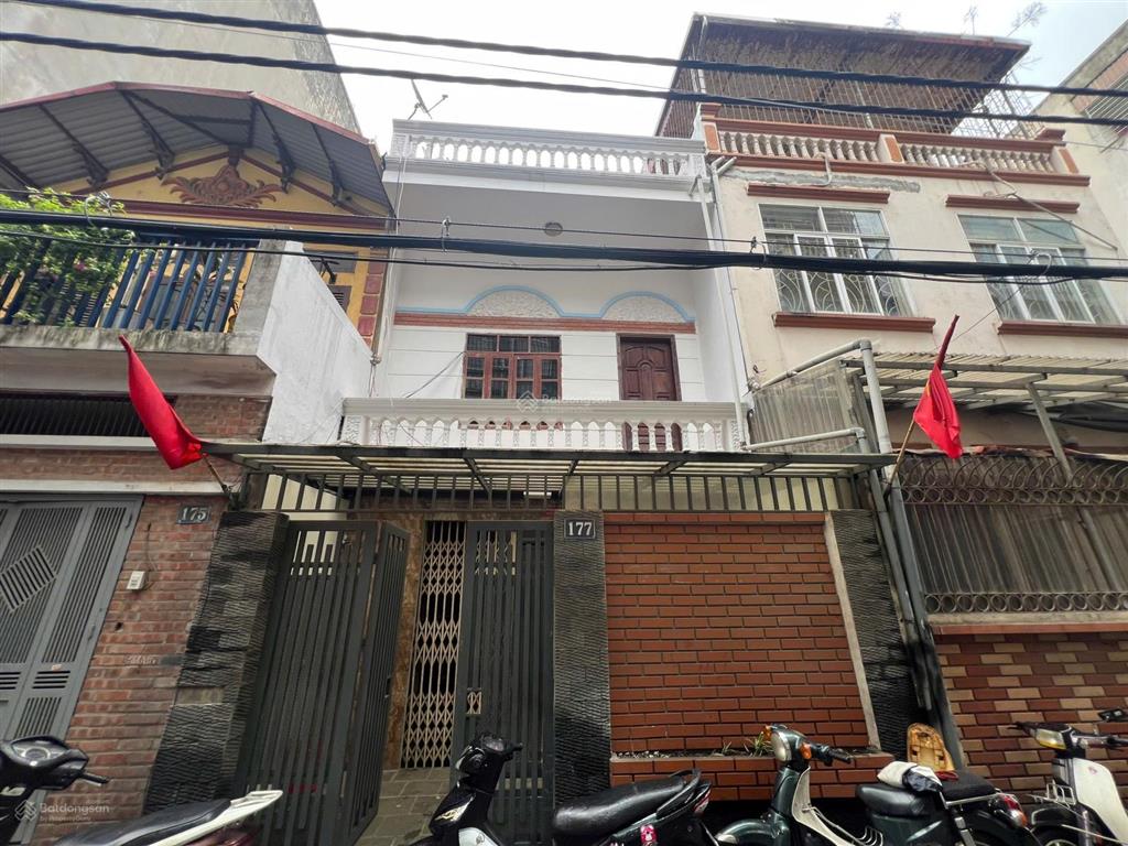 Cho thuê nhà mặt phố vũ hữu đường ô tô đi qua được dt 60 m2.  0942 899 ***