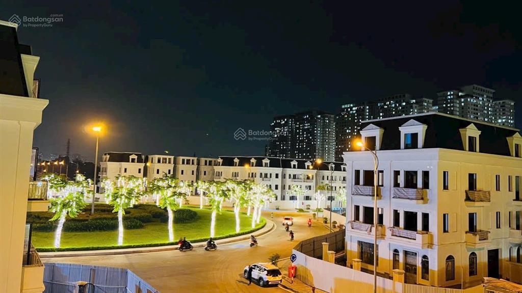 Chính chủ bán gấp căn biệt thự đối diện trường học thông thoáng ,để được 5,6 xe ô tô. 0942 899 ***