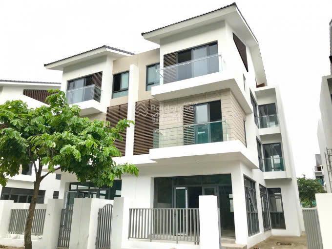 Cần tiền bán gấp căn biệt thự song lập dãy b06 nằm giữa trung tâm khu an vượng.  0942 899 ***