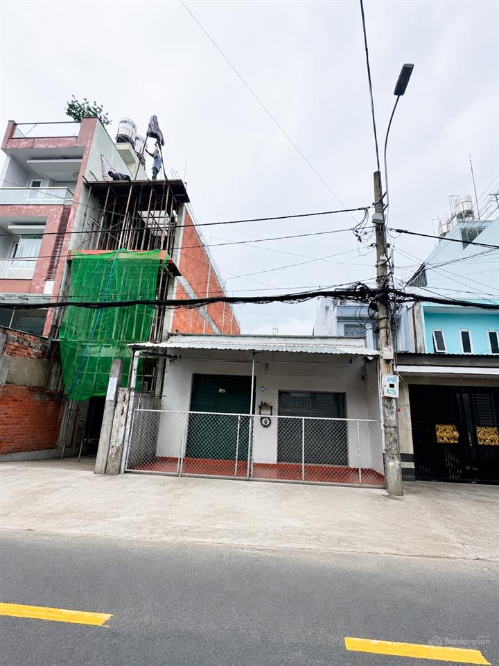 Bán nhà mtkd đường ấp chiến lược, bhh, dt 7.2 x 23m, cấp 4. giá 15.5 tỷ.