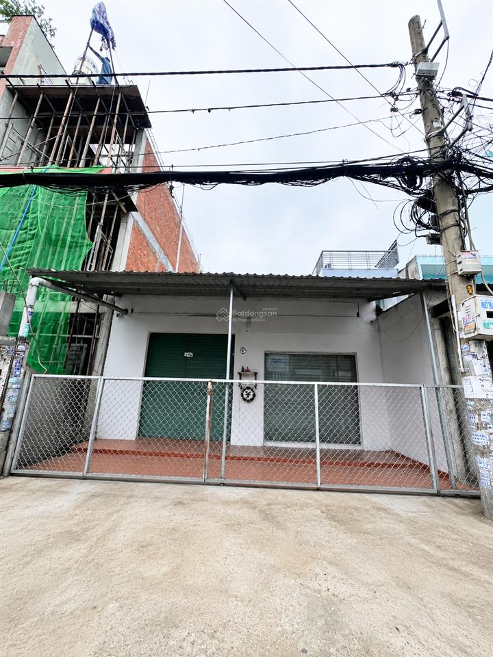 Bán nhà mtkd đường ấp chiến lược, bhh, dt 7.2 x 23m, cấp 4. giá 15.5 tỷ.