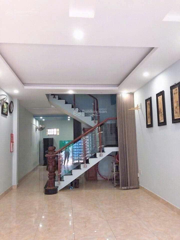 Cần bán gấp nhà 1 lầu hẻm 6m đường tân quý, 4m x 14m, giá 7.98 tỷ