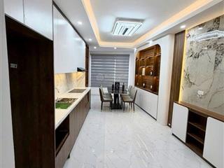 Cần bán nhà ngõ văn chương , p. quốc tử giám. thiết kế 3 ngủ đủ công năng  mặt tiền bề thế 4,6 m .