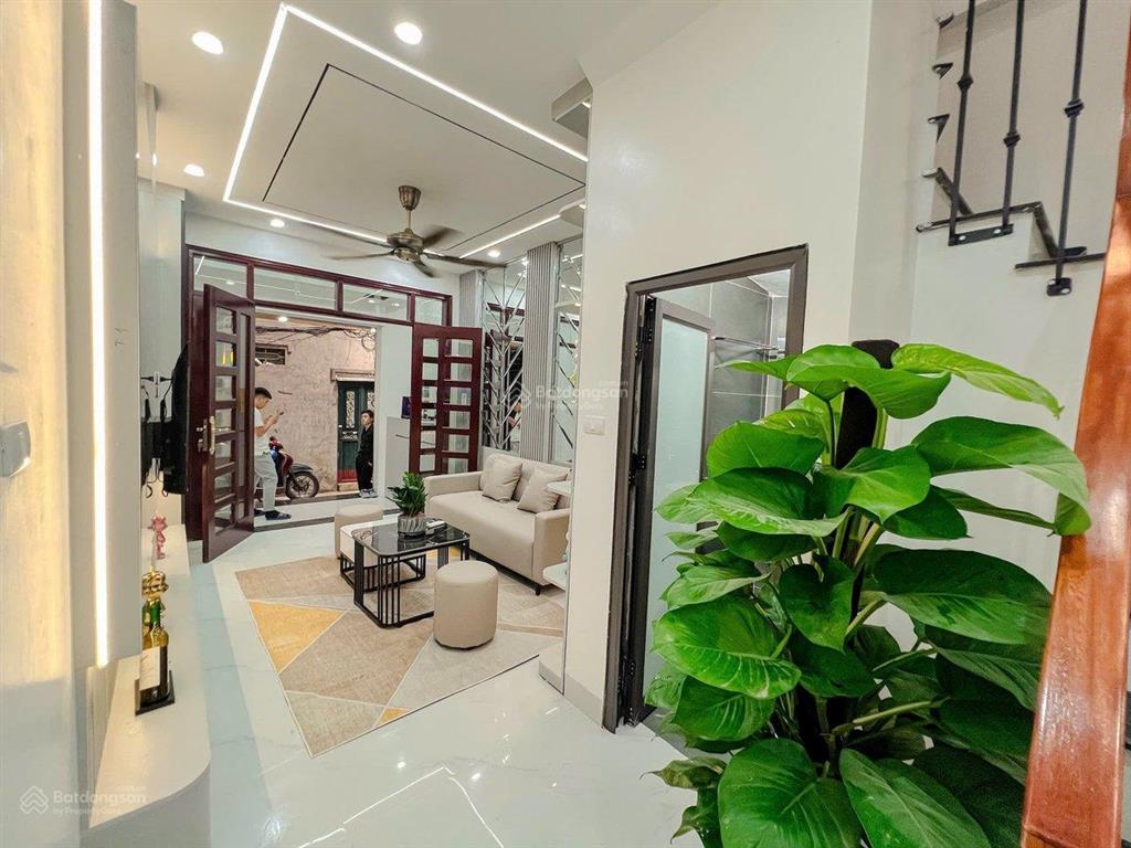 Bán nhà lô góc 45 m x4 tầng . giá 9.5 tỷ. vài bước chân ra mặt phố kim hoa .  hường 0902 120 ***