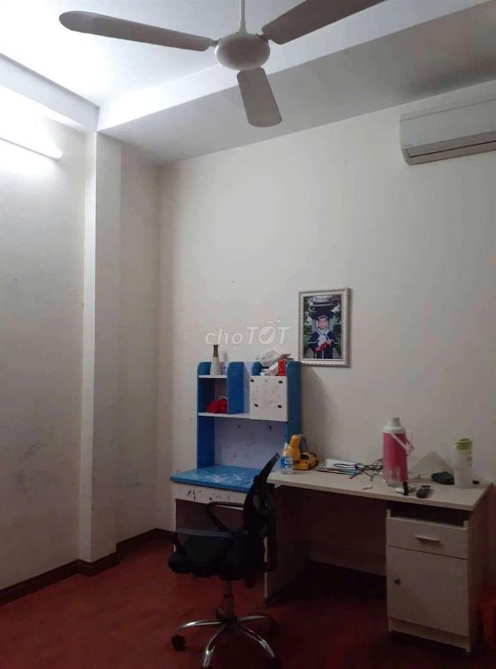 (Gần oto) Nguyễn Ngọc Vũ 40mx4T 3PN gd onnile gần Đống Đa 10tr TL