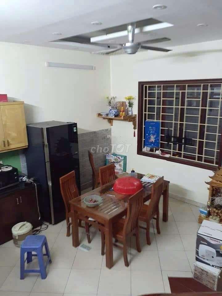 (Gần oto) Nguyễn Ngọc Vũ 40mx4T 3PN gd onnile gần Đống Đa 10tr TL