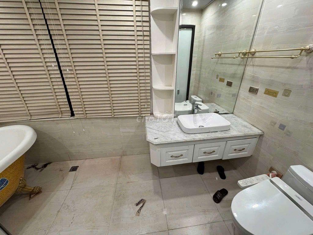 ( liền kề) kdt Romantic Park Nghĩa Đô 150mx5T 6PN oto tránh spa cafe
