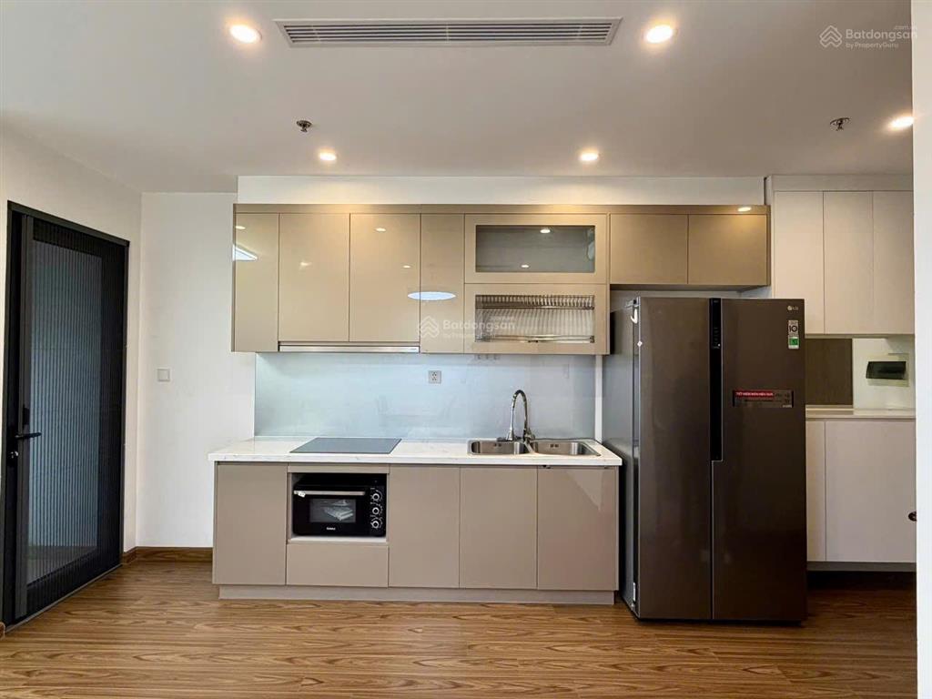 Bán gấp căn hộ 68m2 toà west 2, 2pn 2vs full nội thất, giá bán 6.3 tỷ, tại vinhomes west point