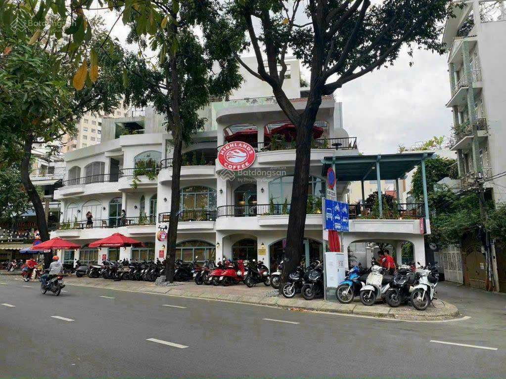 Bán nhà góc 3 mặt tiền cao thắng quận 10. dt 6x10m, 3 tầng hđt 93tr/th giá 28 tỷ