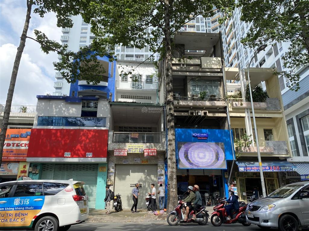 Ngộp bank  bán mặt tiền lý thường kiệt, quận 10. dt 4.5x22.5m, ct 80 triệu. 5 tầng. giá 27.5 tỷ