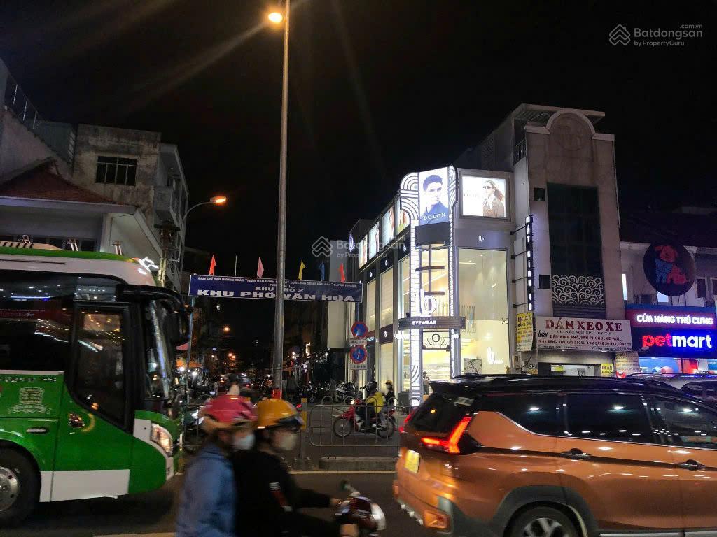 Ngộp bank, bán góc 2 mặt tiền phan đăng lưu, p1, phú nhuận. dt 4x18m, 3 tầng. hđt 80tr/th
