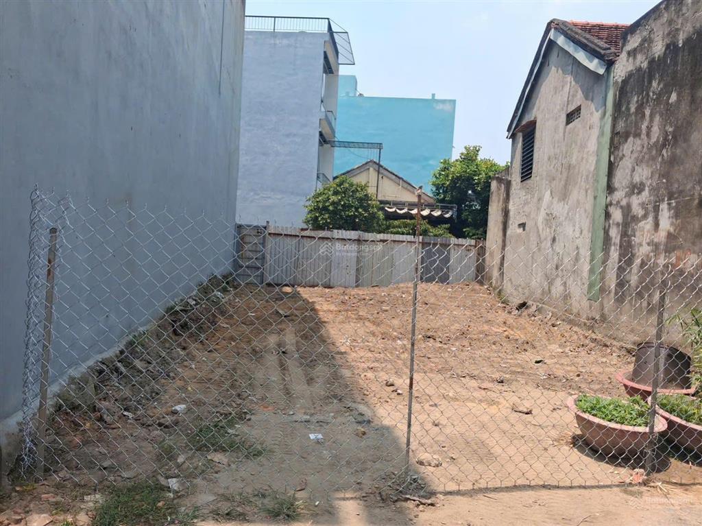 Vợ chồng * cần bán gấp mặt tiền trường chinh, lô đất nở hậu đẹp  hiếm  vị trí kinh doanh