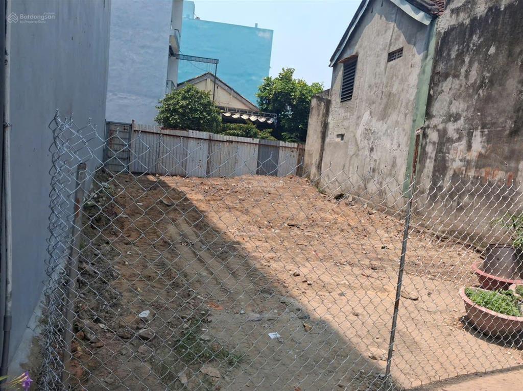 Vợ chồng * cần bán gấp mặt tiền trường chinh, lô đất nở hậu đẹp  hiếm  vị trí kinh doanh