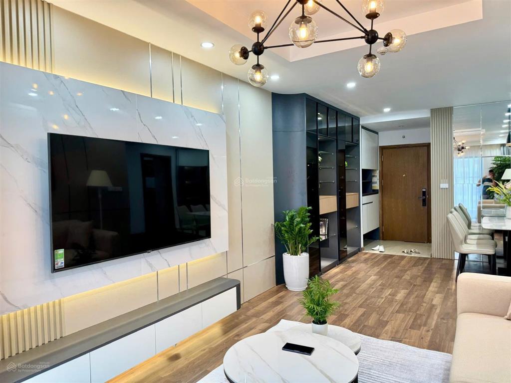 Bán gấp  giảm sâu! căn 2pn helios tower full nội thất giá chỉ 5,3 tỷ,  0976 299 ***
