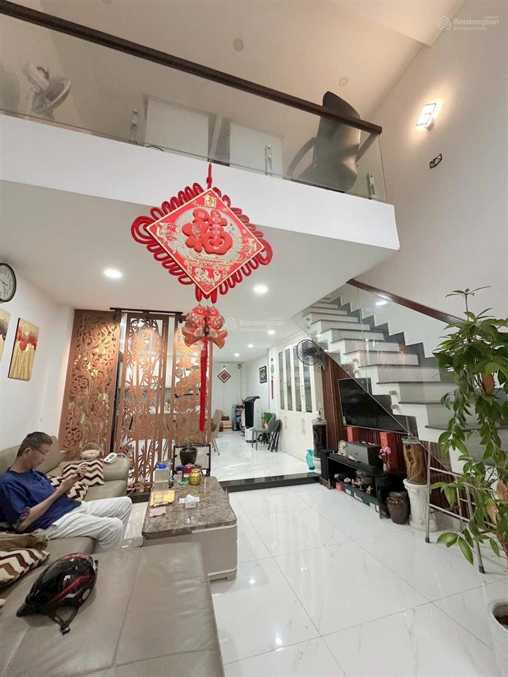 Nhà mới cứng  xe hơi ngủ nhà  khu compound lê trực, p.7, bình thạnh  5 tầng 4,8x12m  giá 11 tỷ