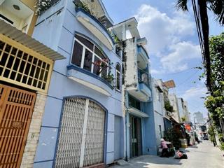 Địa thế phú quý  ngay d1 khu vực siêu hiếm nhà bán p.25 bt 3 tầng 4x14m  giá 10.x tỷ còn bớt
