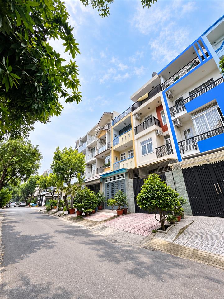 Rẻ! nhà ngay công viên đặng thùy trâm p13 bt  4 tầng 4x15m hoàn công đủ  giá chỉ 10.4 tỷ còn bớt