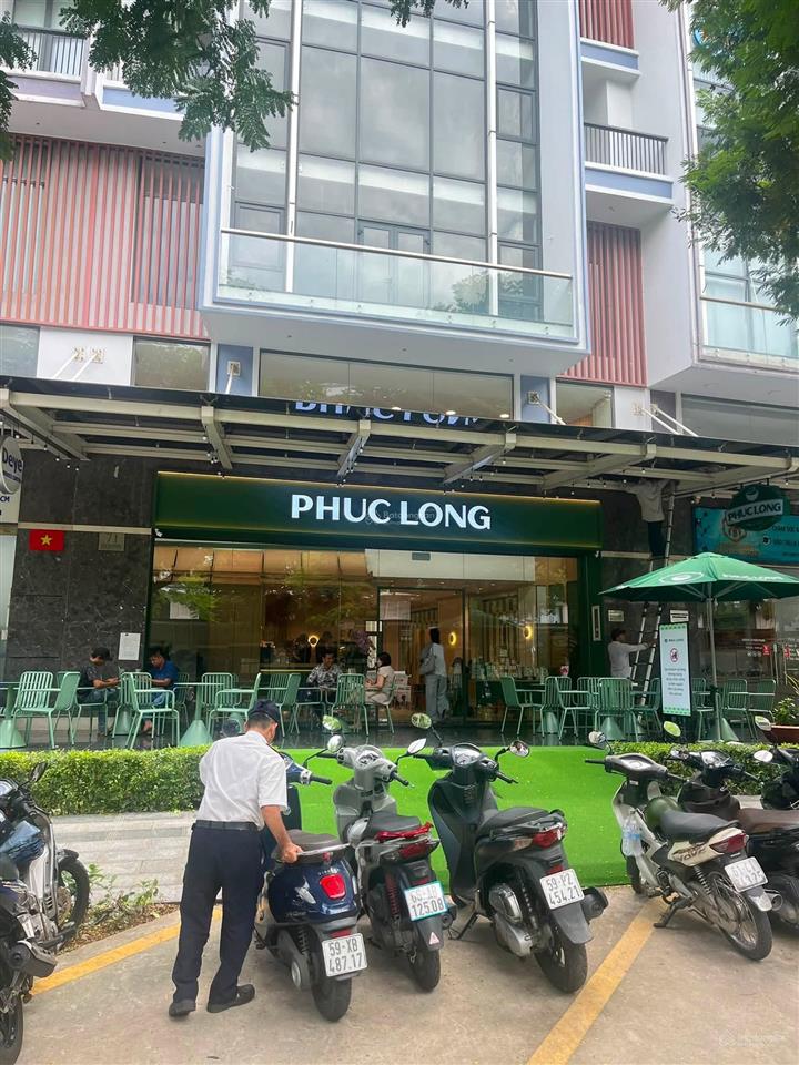 Bán shophouse 6 tầng  có sẵn hợp đồng thuê trà sữa phúc long trục đường 35m2