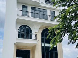 Nhà phố kết hợp thương mại xây hầm + 4 tầng , mặt tiền 20m2 . được chọn thanh toán trong 2 năm
