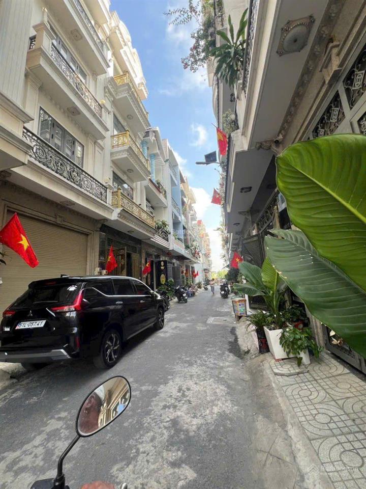 Bán đất 3,5 tỷ, 45 m2, shr  đường số 8, bình hưng hòa, view đẹp