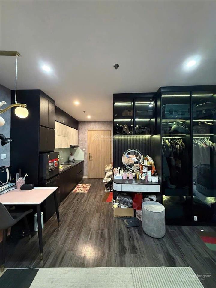Chính chủ em cần tiền muốn bán căn studio giá chỉ 1 tỷ990tr full nội thất tại vinhomes ocean park