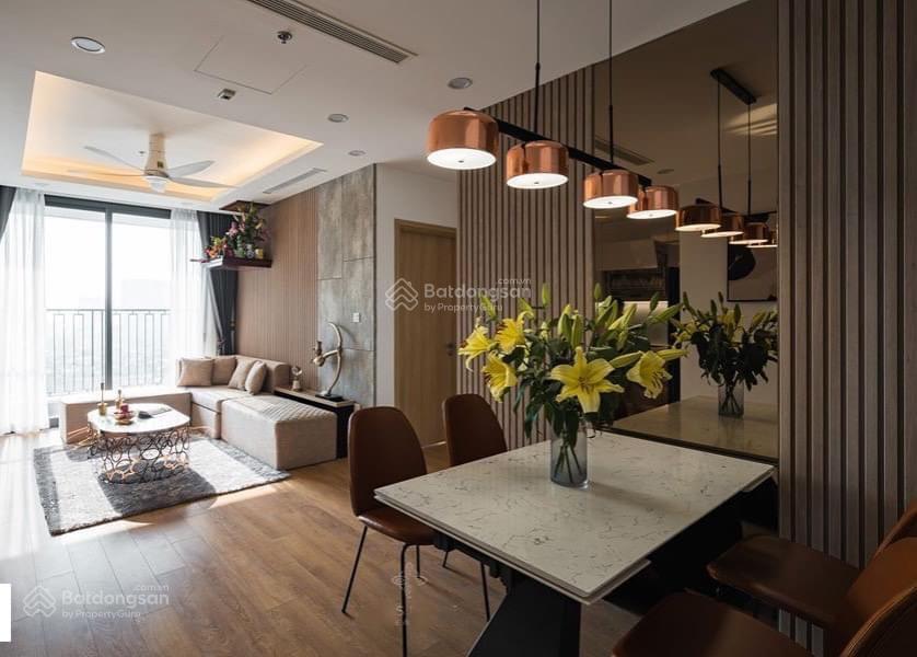 Gia đình em cần tiền nên muốn bán căn 3pn2vs full nội thất view bể bơi giá 3tỷ690tr tại vinhomes op