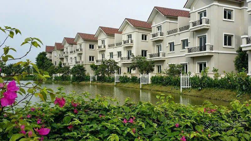 Biệt thự ven sông vinhomes riverside long biên  sổ đỏ cất két
