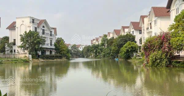 Biệt thự ven sông vinhomes riverside long biên  sổ đỏ cất két