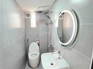 Nhà mặt phố giáp nhị kinh doanh sầm uất cực hiếm