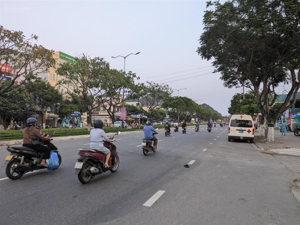 Mặt tiền lê văn hiến  188m2 ngang 7m chỉ 14.3 tỷ