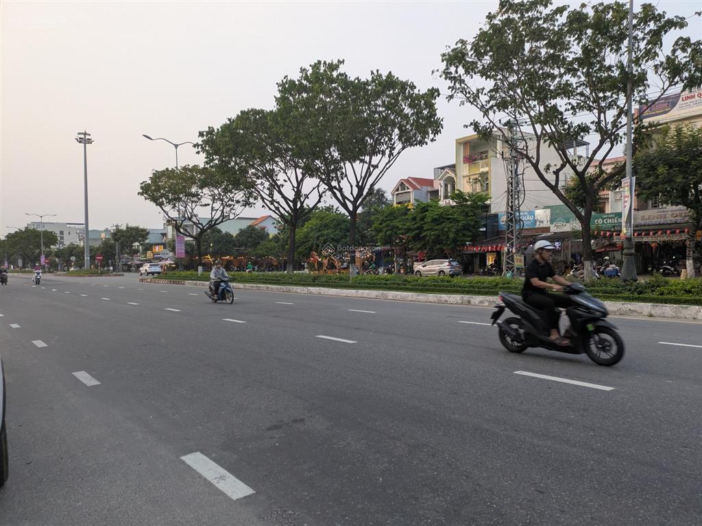 Mặt tiền lê văn hiến  188m2 ngang 7m chỉ 14.3 tỷ