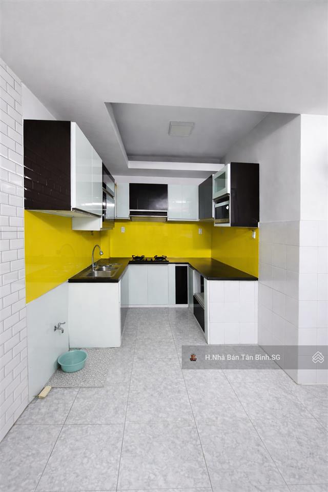 6.5 tỷ  nhà rộng ngang 5m hiếm có khu p15 tân bình. nhà 3 tầng 3pn 4wc
