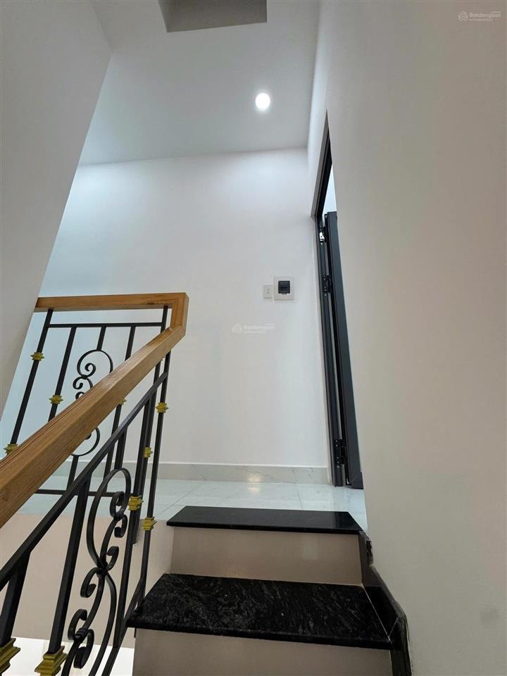 Bán nhà hương lộ 2. 33m2/4tỷ. 2pn2wc. 2 lầu. bình trị đông. bình tân. sổ riêng sẵn. hẻm xe hơi